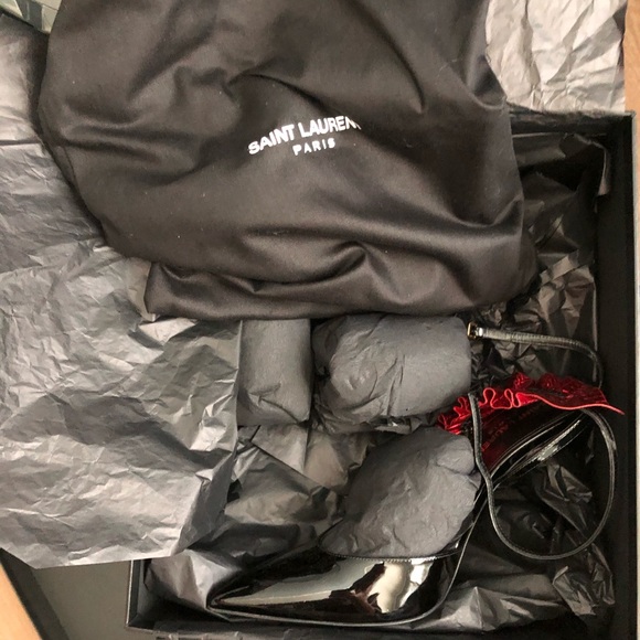 Saint Laurent Black patent heels - Picture 7 of 8